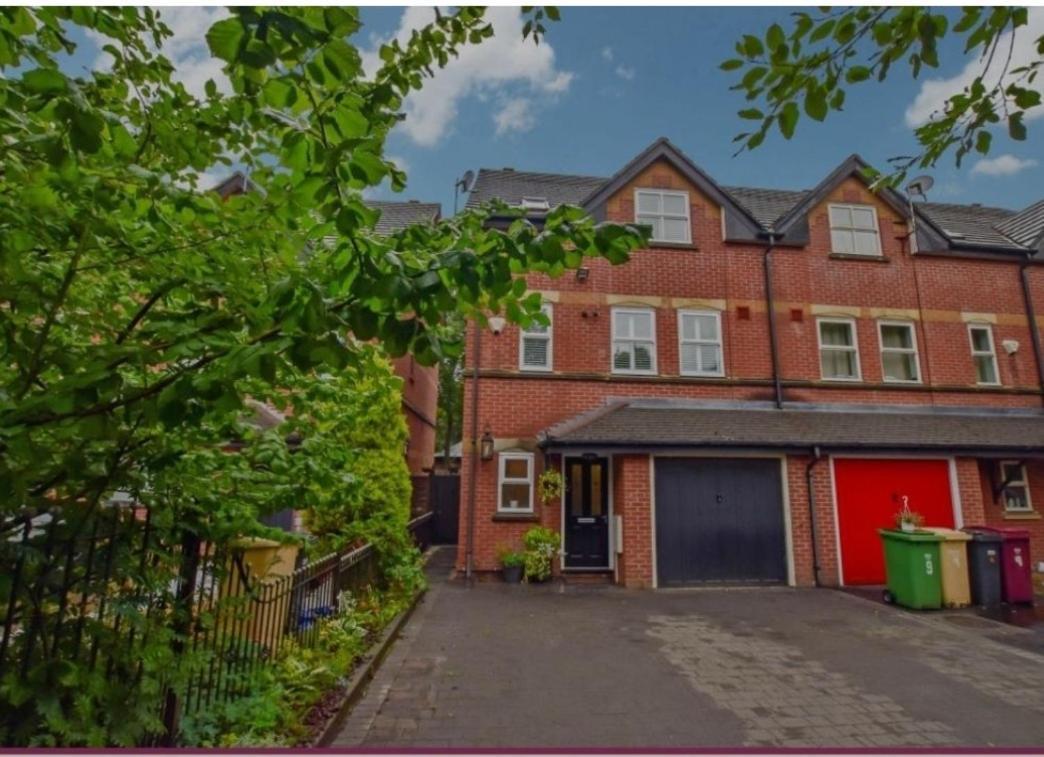 Ash Lawns Apartment Bolton Bagian luar foto